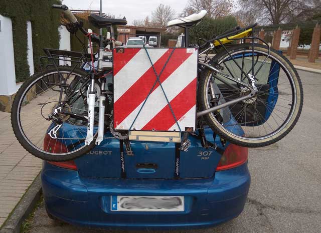Cómo transportar una bici en un coche